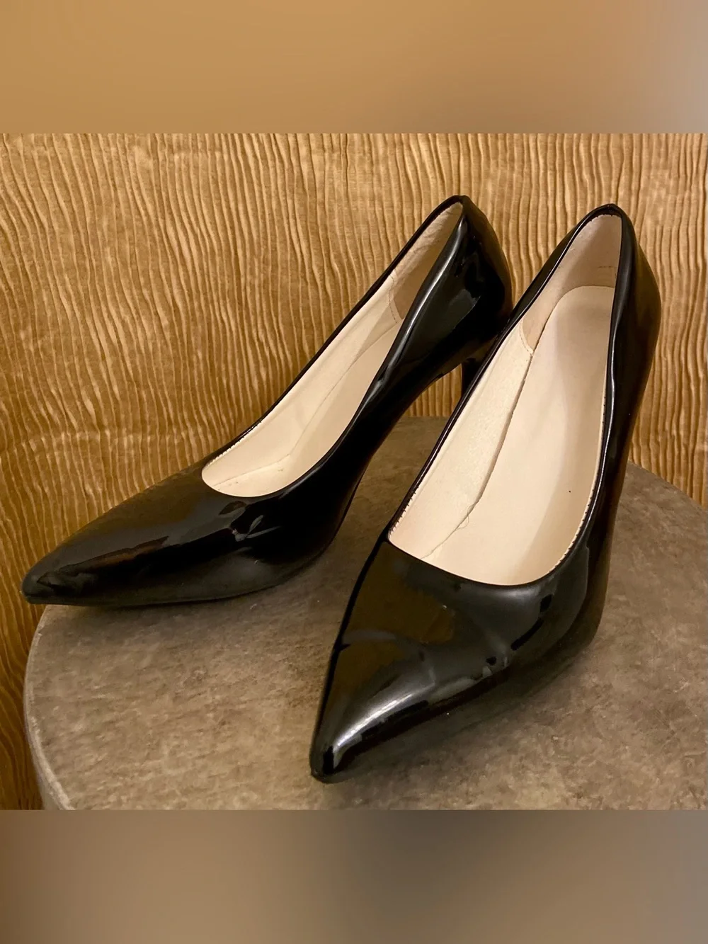 Nanbei Zuo Women's Black Patent Pointed-Toe Heels